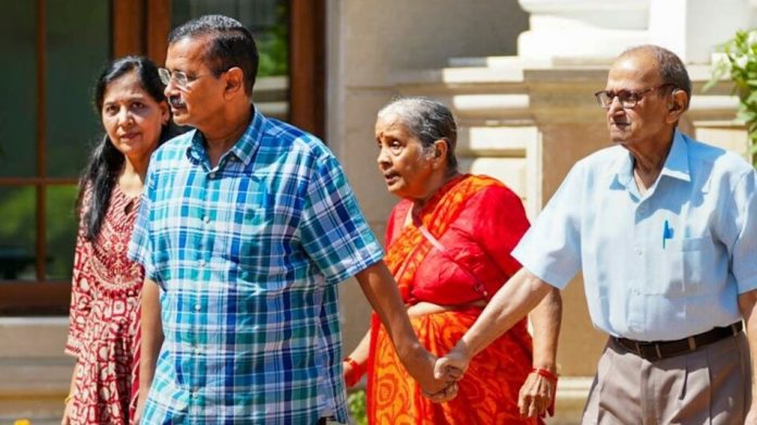 Delhi CM's residence sealed, controversy over handover, PWD puts double lock?