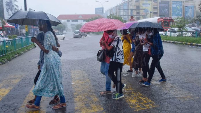 IMD has issued yellow alert for heavy rain in 11 states, know the latest weather update