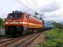 Indian Railways: Passengers are getting Navratri special thali in the train, order like this during the journey