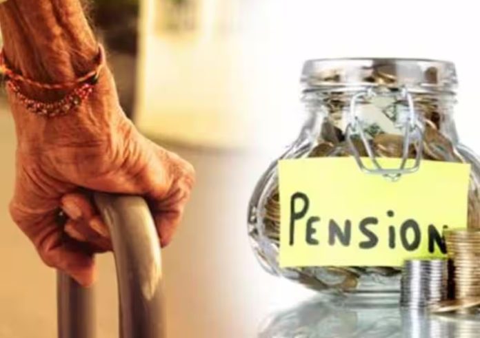 LIC Saral Pension Plan gives you monthly pension of Rs 12000, your old age will be spent comfortably - Details