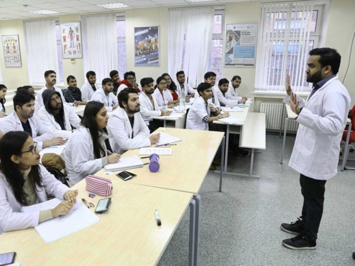 Medical Colleges Fees: You can study in these top medical colleges of India at very low fees, details here