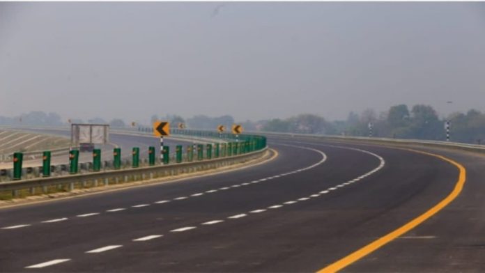 New Expressway: 700 km long new expressway between Gorakhpur and Shamli will pass through 22 districts.