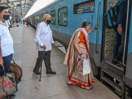 Railways Fare Discount: Senior citizens will get discount in railway fare? Government may announce