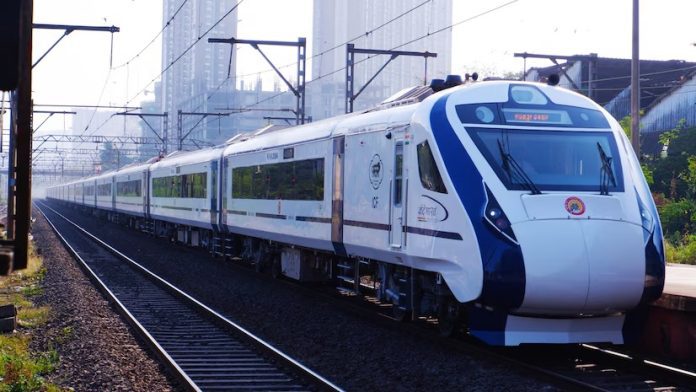 Vande Bharat Express: Country's longest Vande Bharat Express will run on this day, know stoppage fare and route