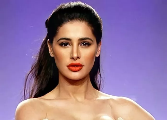 Nargis Fakhri came in front of the camera without a bra, fans became intoxicated after seeing the photo