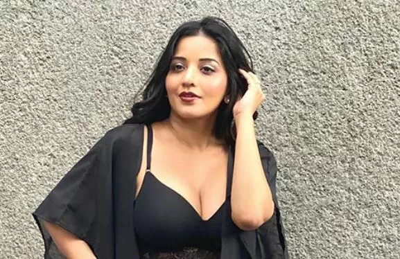 Bhojpuri actress Monalisa's bo*ldness blows our senses, she did a hot photoshoot in such a bo*ld style