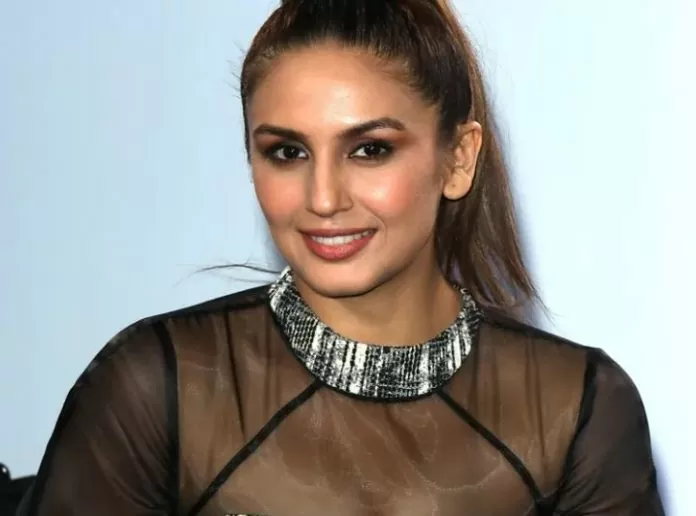 Huma Qureshi's hot style surprised, her impeccable style was caught on camera