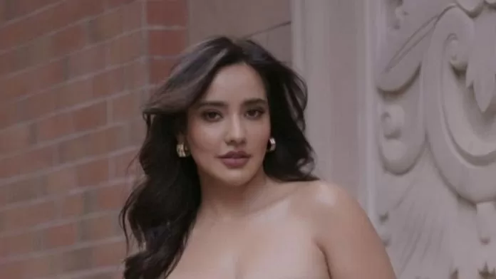 Neha Sharma showed a bold avatar wearing a bra and torn jeans, seeing the look, the fans' heartbeat increased