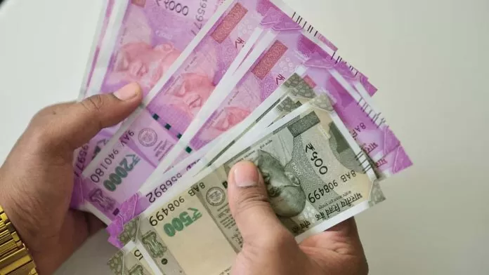 LIC Jeevan Umang Policy: On depositing only Rs 45, you will get Rs 36,000 / yearly, know how