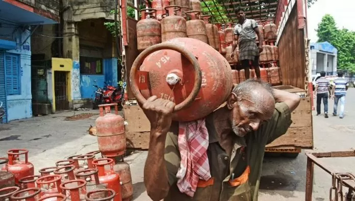 LPG cylinder price in your city on 11 March released - Check here