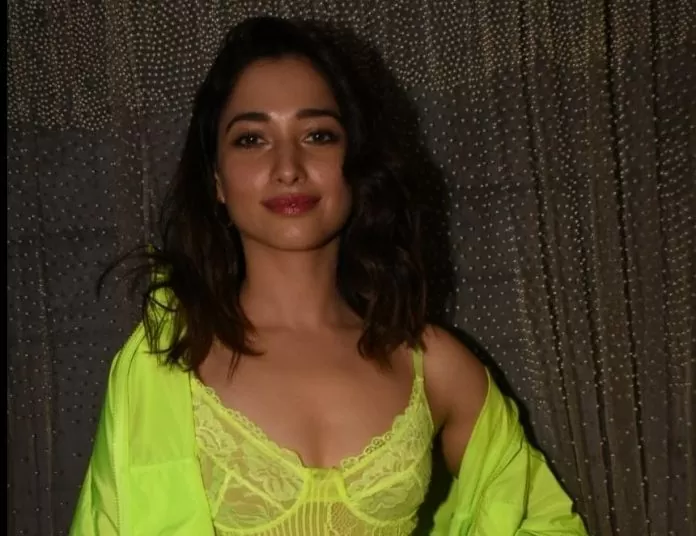 Tamannaah Bhatia was supported in bralette blouse at Randeep Hooda and Lynn's reception, people's eyes were fixed on her bold style.