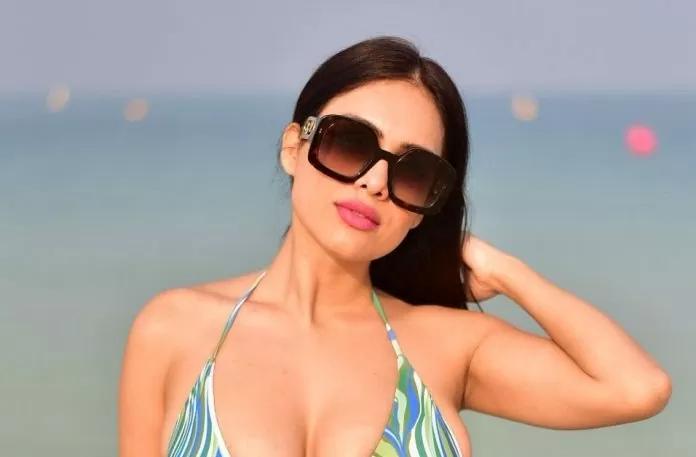 Neha Malik shared bold pictures wearing a bikini, seeing the hotness people said - Hi summer