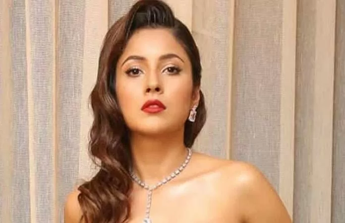 Shahnaz Gill did a bo*ld photoshoot in a front open short dress, the s*xy look of the actress went viral