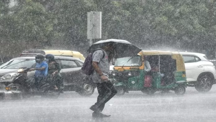 Weather Update: There will be heavy rain on Valentine's Day, IMD issues yellow alert