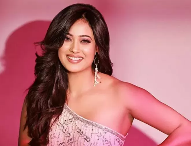 Shweta Tiwari looks very young at the age of 42, seeing the pictures, users said - 'You still look 16 years old'