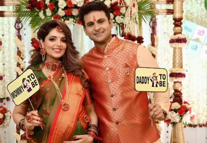 'The Kapil Sharma' show actress Sugandha Mishra danced in the baby shower, did puja with her husband, will become a mother after 2 years of marriage