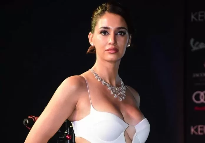 Disha Patani gave such poses in front open dress to get people's attention, you will be intoxicated