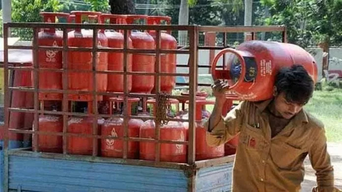 New Rule: Gas cylinder, Aadhar card, traffic challan.. these rules will change in 5 days