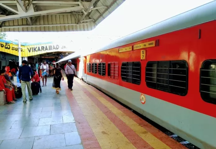 Change Train Timings: Change in timing of 11 trains including Bagh Express, know the new timing