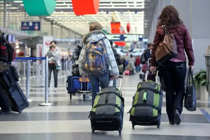 Flight Baggage Rules: Changed rules for carrying luggage in flight, now only one hand bag is allowed; Know full details